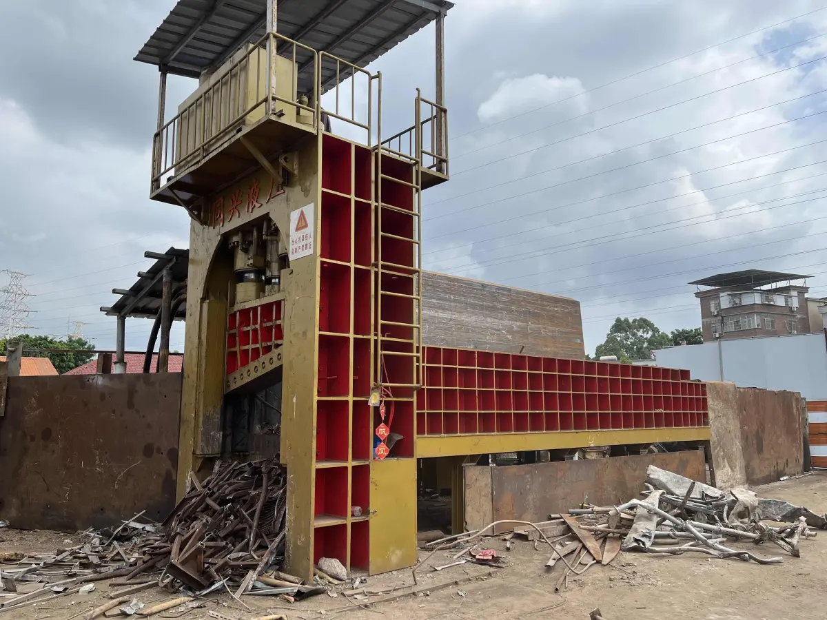 Fast Blade Change Hydraulic Gantry Shear | High-Speed Scrap Steel Cutting photo 3