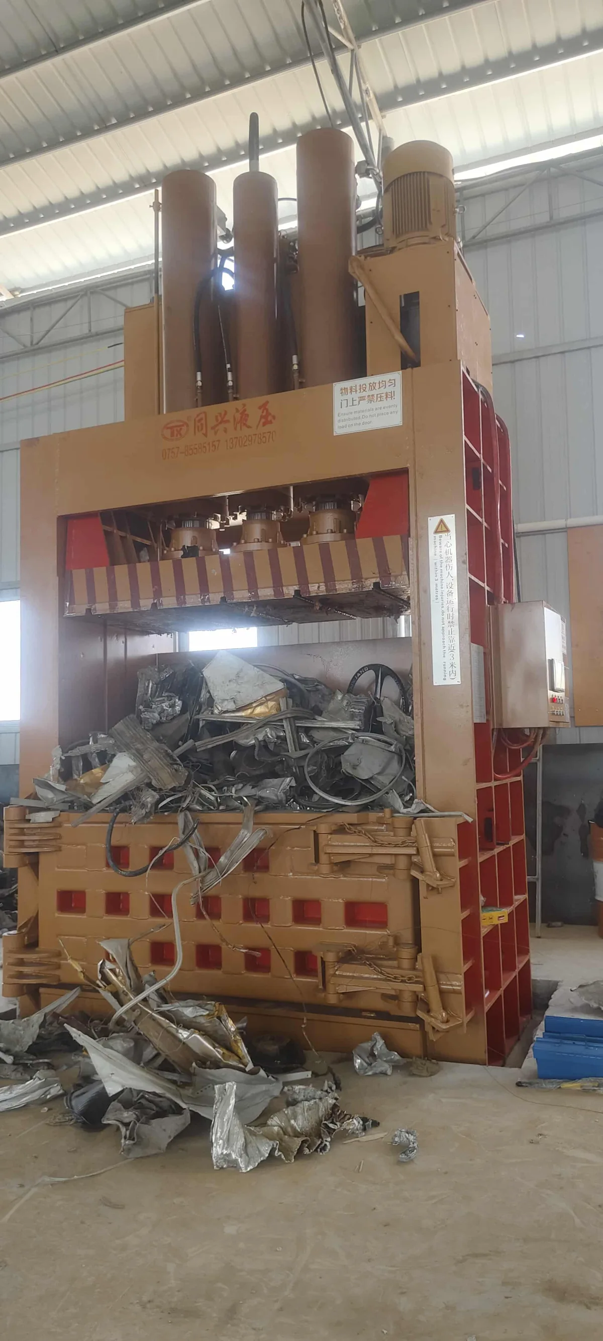 470T Vertical Metal Baler for Scrap Stainless Steel Recycling image 3