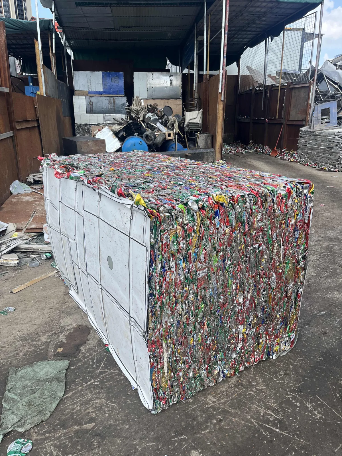 370T Vertical Metal Baler for Waste Aluminum Can Recycling image 9