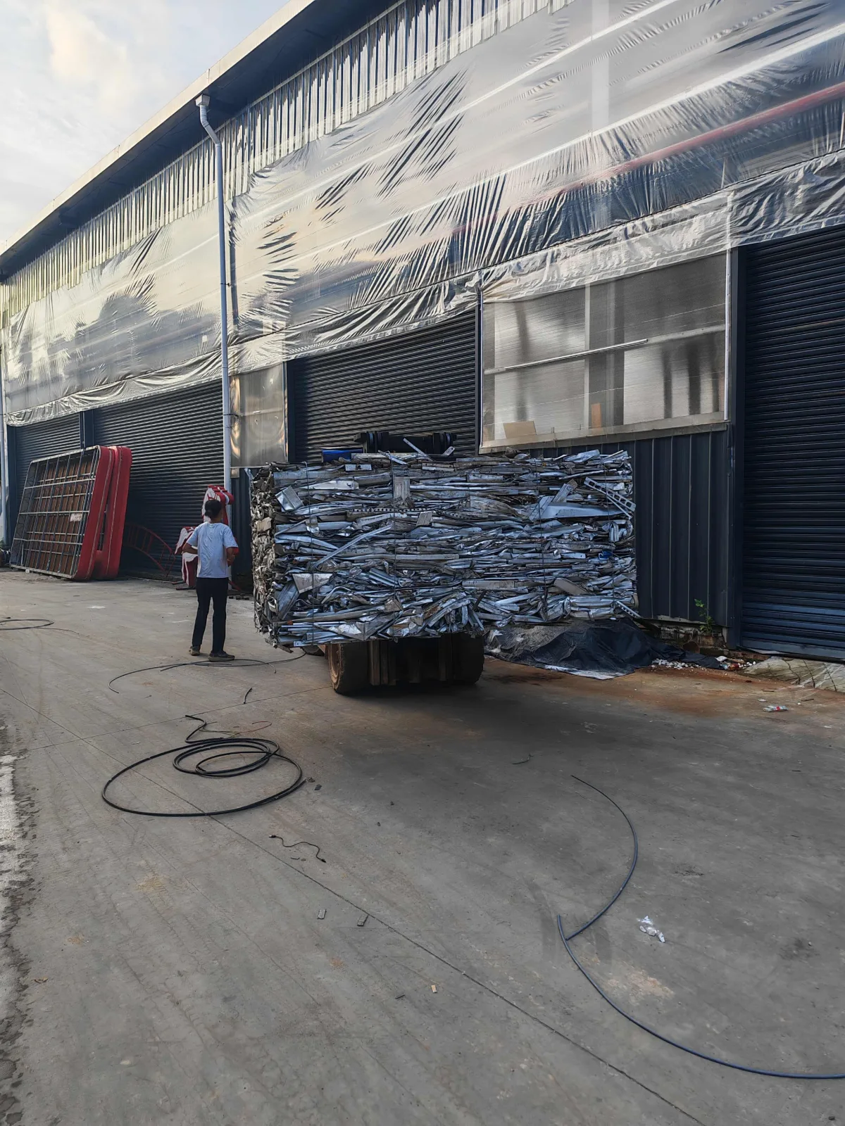 420T Vertical Metal Baler for Scrap Aluminum & Aluminum Alloy Recycling image 7