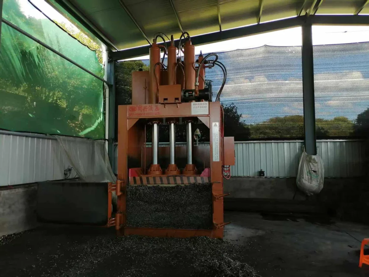 300T Vertical Metal Baler for Scrap Metal Wire & Turnings image 5