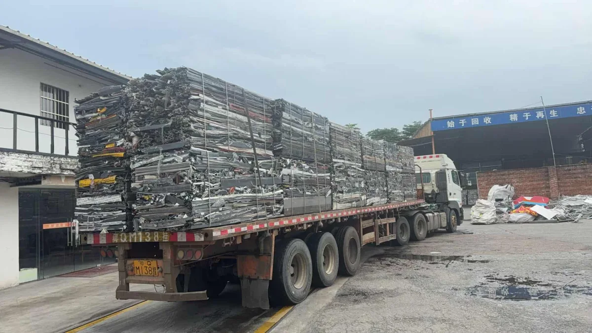 470T Vertical Metal Baler for Scrap Stainless Steel Recycling image 11