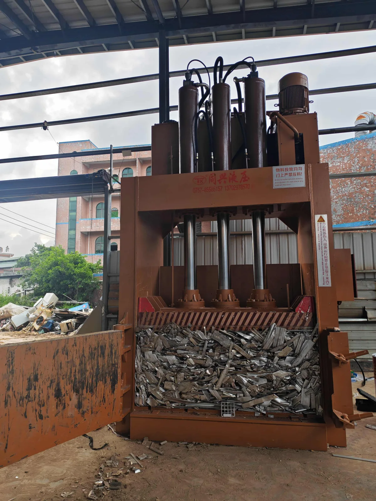 420T Vertical Metal Baler for Scrap Aluminum & Aluminum Alloy Recycling image 8