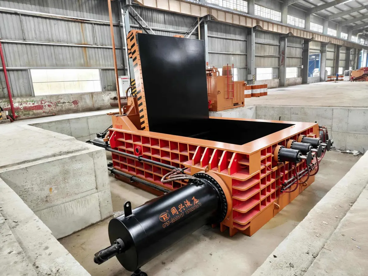 Double Main Cylinder Baler photo 3