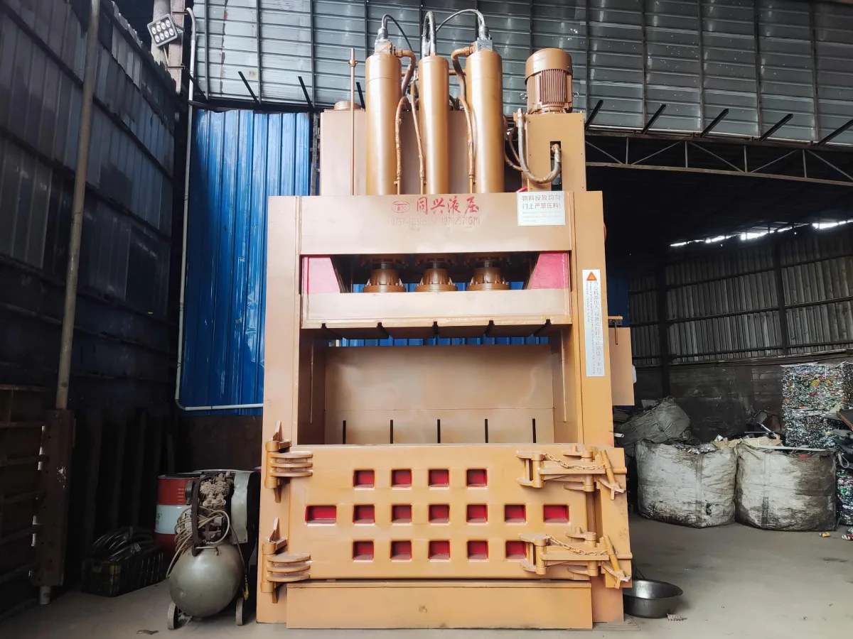 470T Vertical Metal Baler for Scrap Stainless Steel Recycling image 10