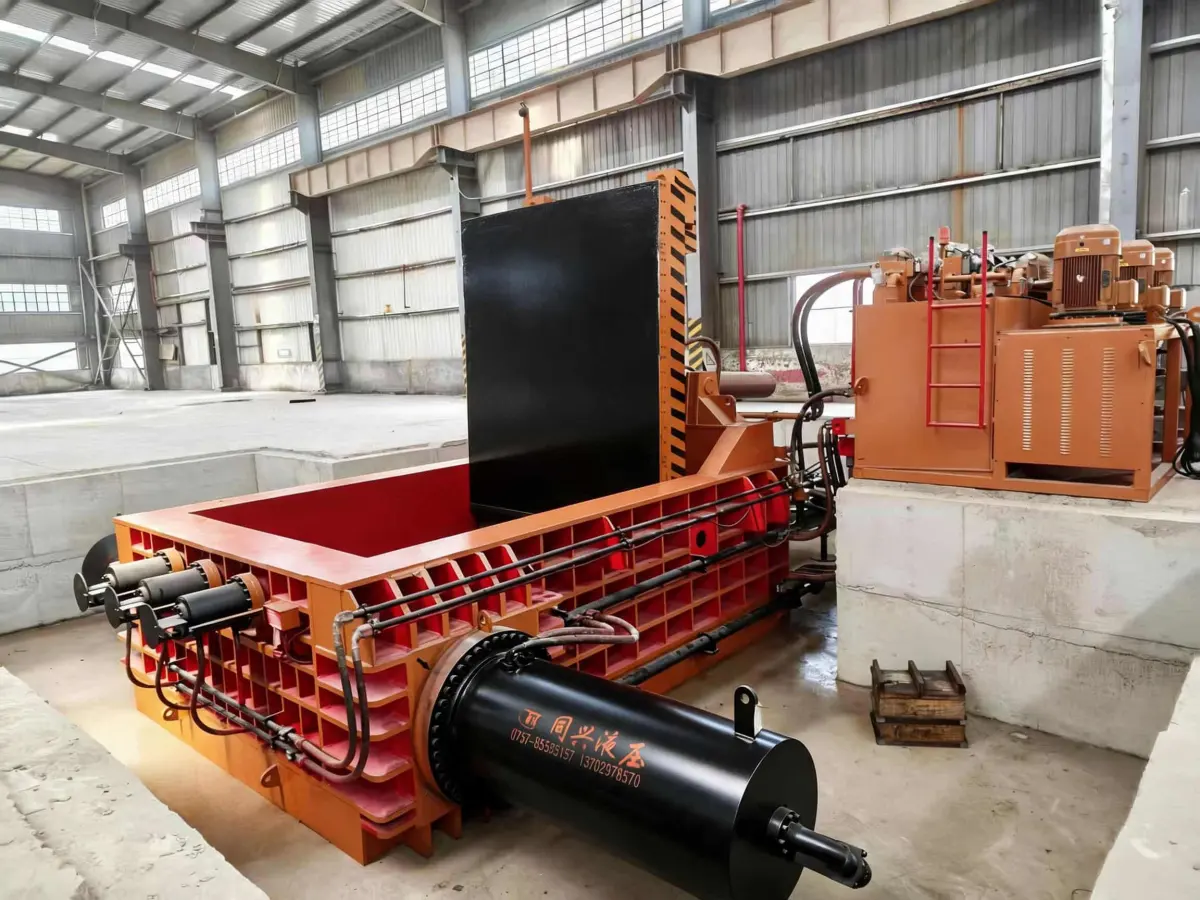 Double Main Cylinder Baler