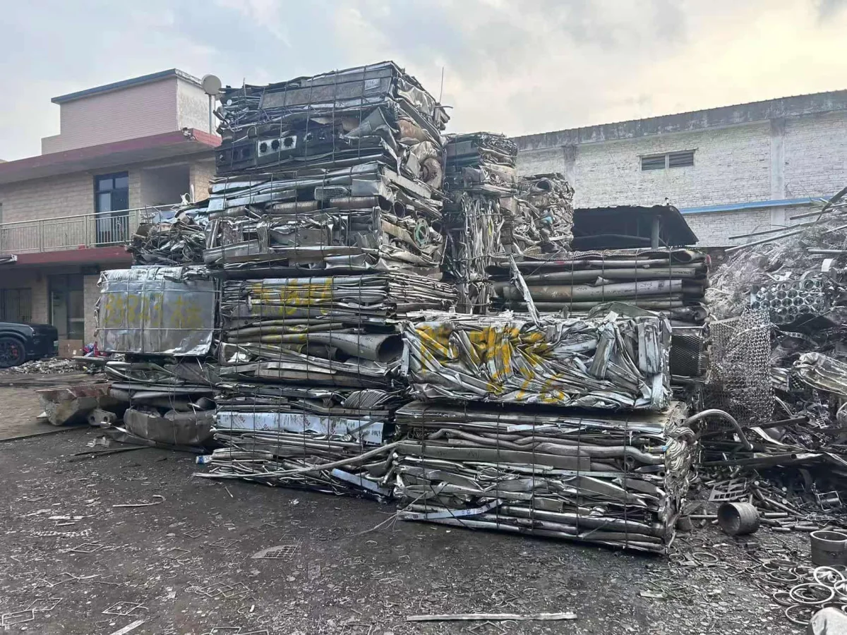 470T Vertical Metal Baler for Scrap Stainless Steel Recycling image 15