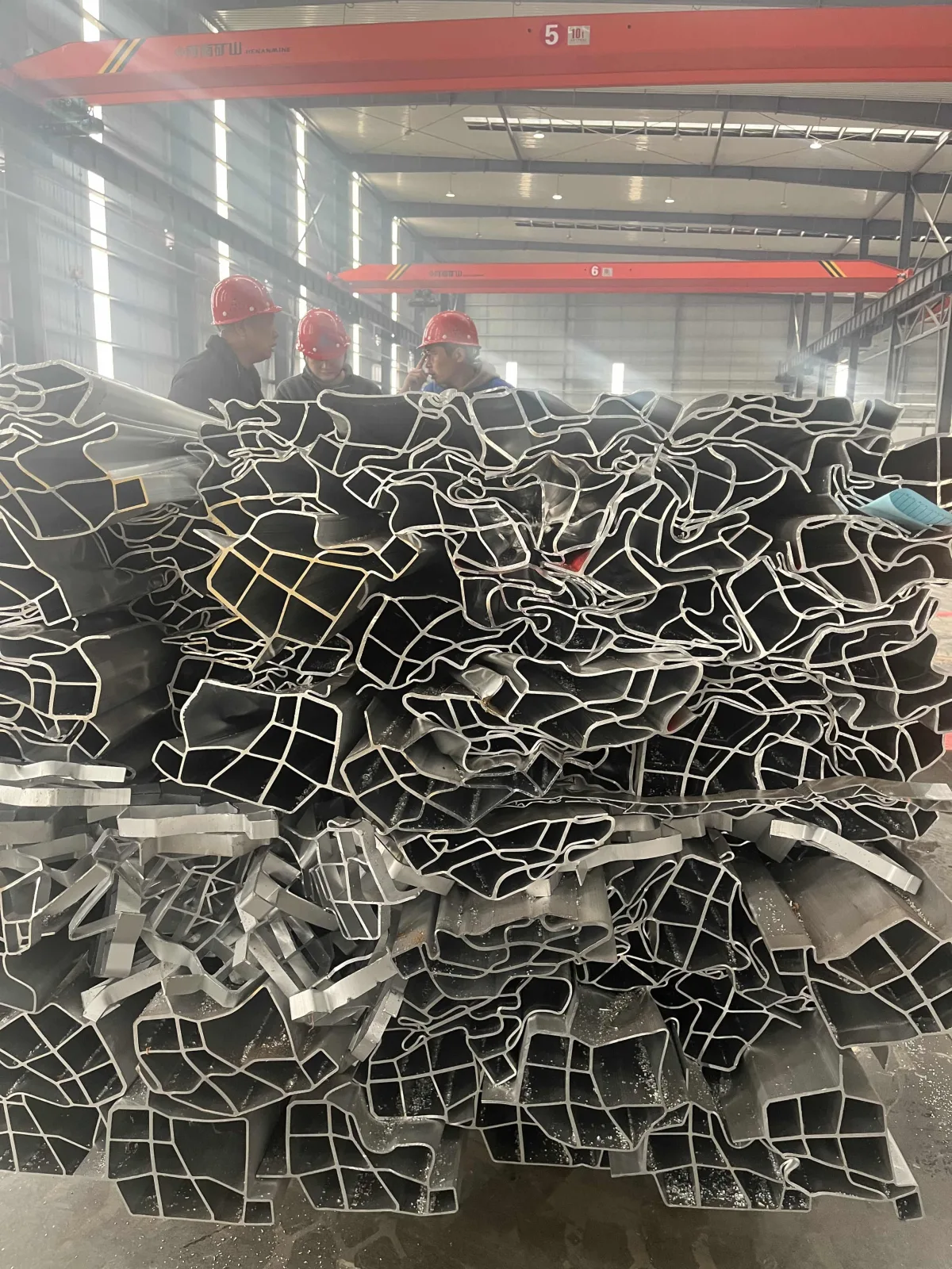 420T Vertical Metal Baler for Scrap Aluminum & Aluminum Alloy Recycling image 4