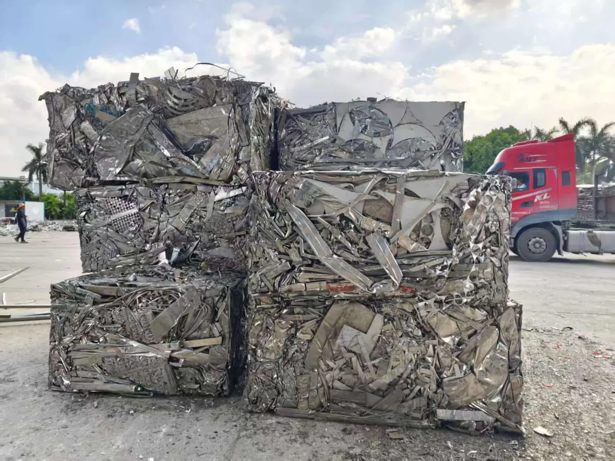 Double Main Cylinder Baler