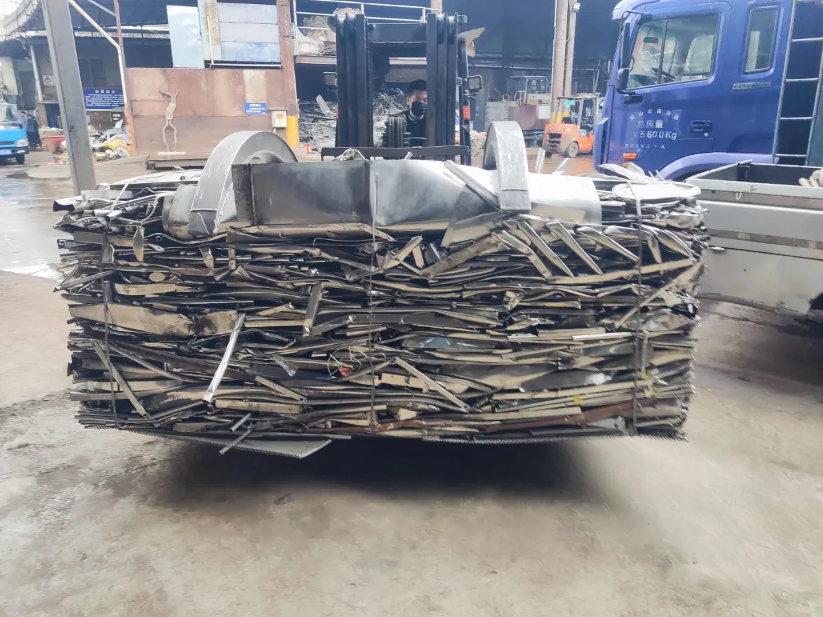 470T Vertical Metal Baler for Scrap Stainless Steel Recycling image 9