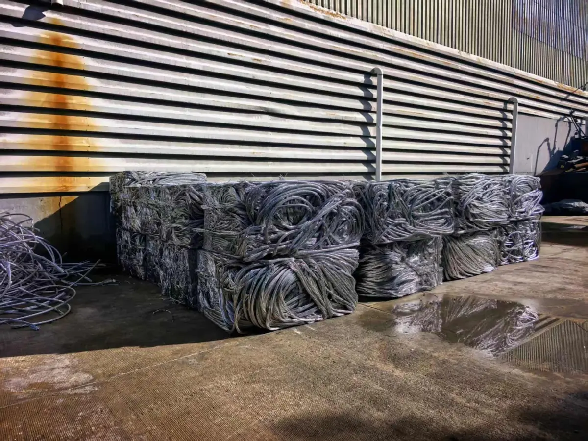 Horizontal Metal Baler