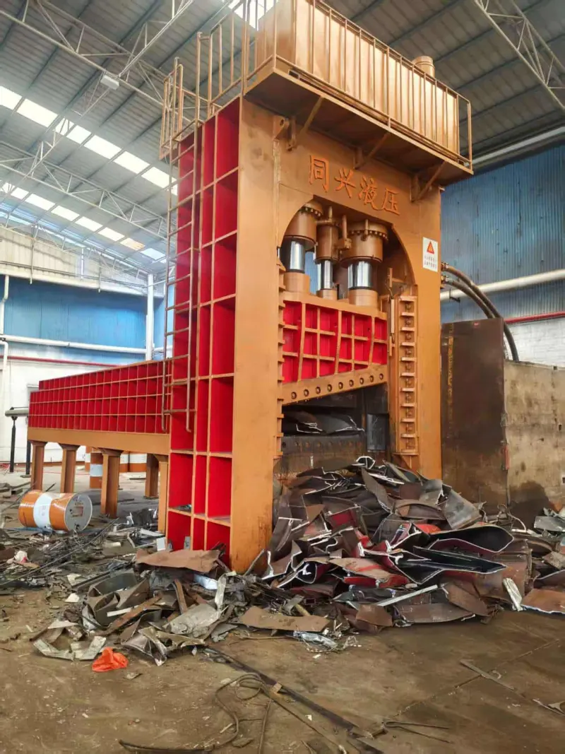 Scrap Steel Processing in Thailand with an 800T Hydraulic Gantry Shear