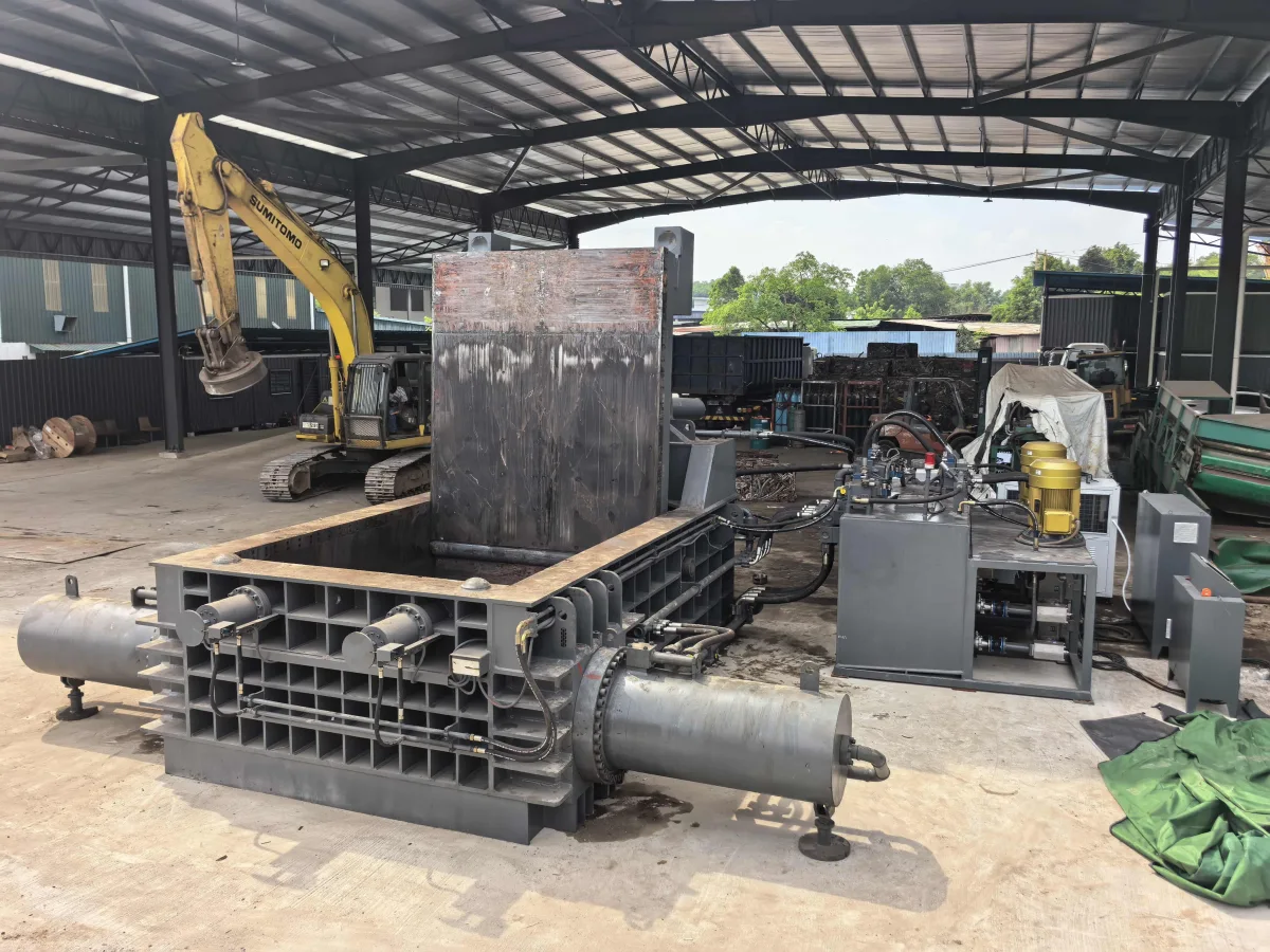 630T Double Main Cylinder Baler Commissioned in Malaysia image 3