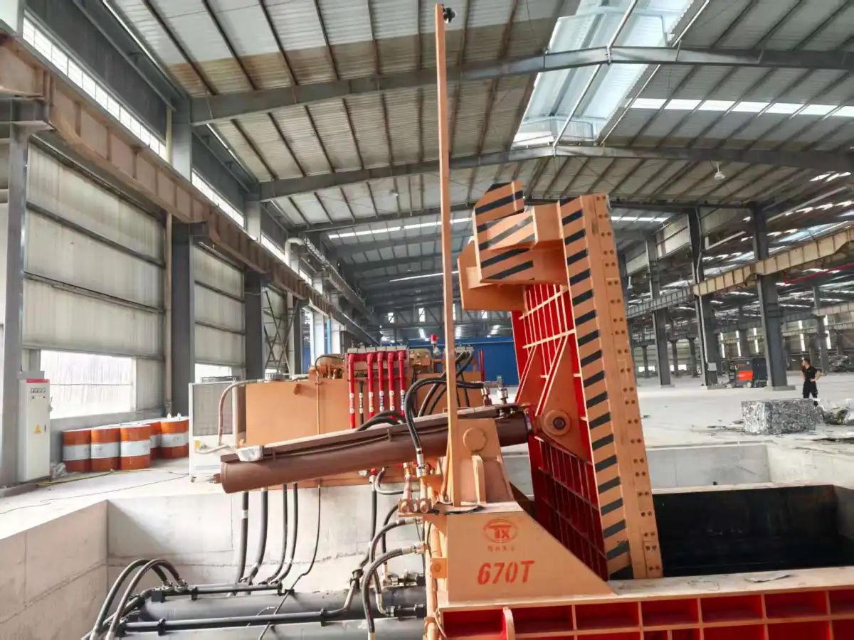 Double Main Cylinder Baler photo 4