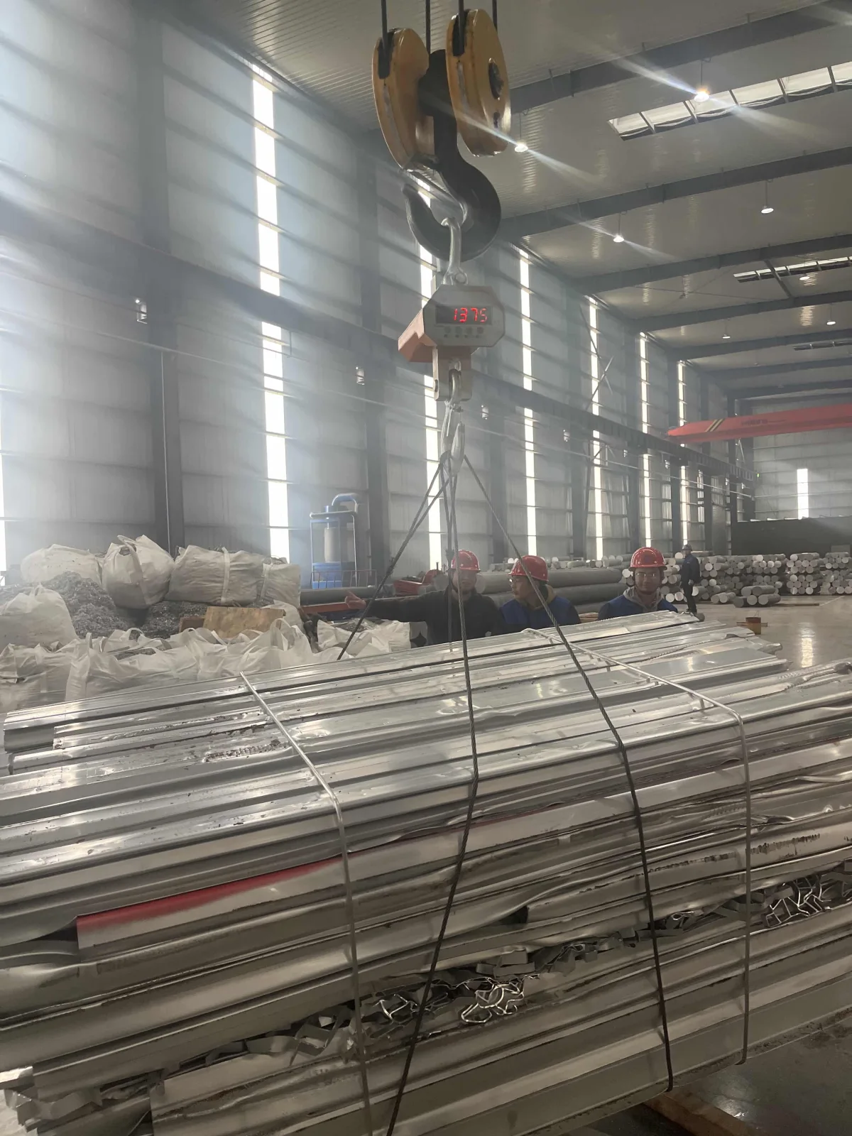 420T Vertical Metal Baler for Scrap Aluminum & Aluminum Alloy Recycling image 2