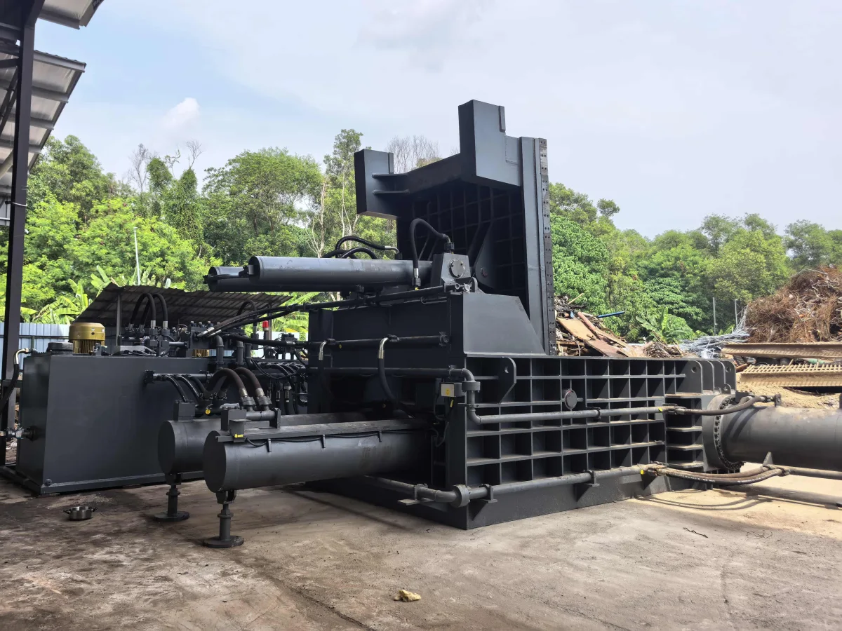 630T Double Main Cylinder Baler Commissioned in Malaysia image 4