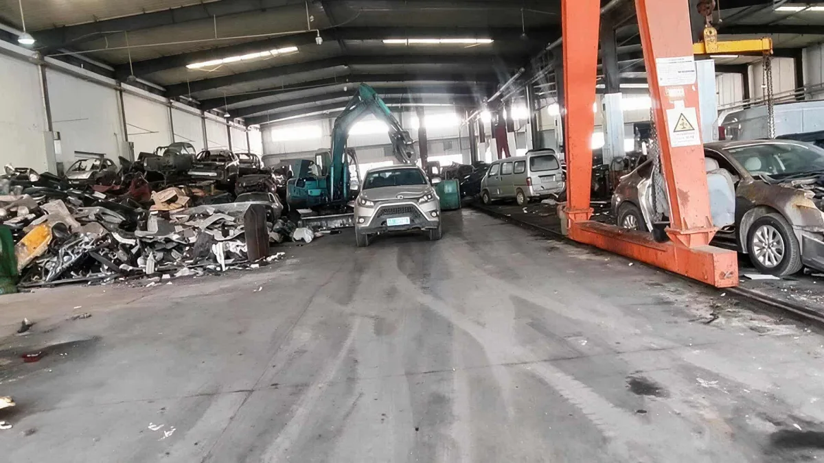 250T Side Push Type Metal Baler for End-of-Life Vehicle Dismantling image 2