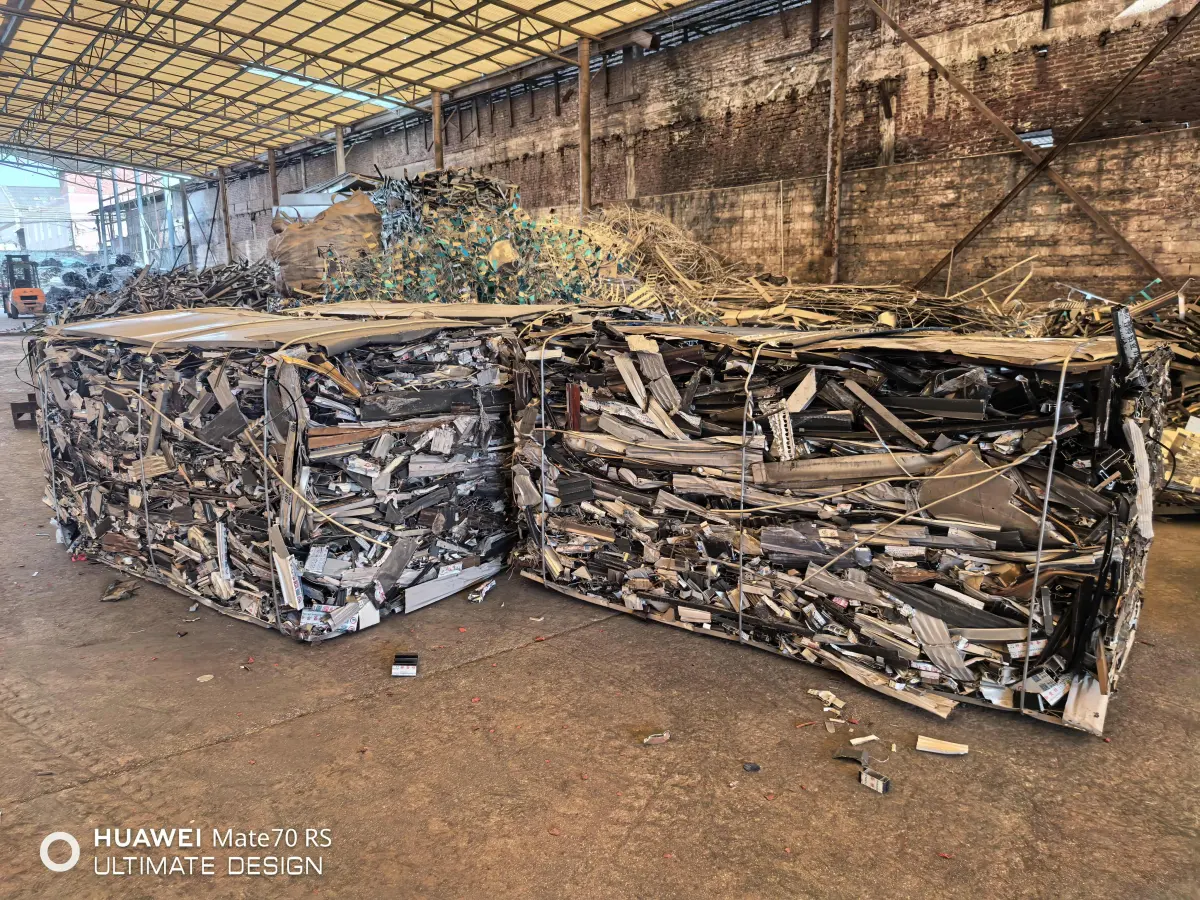 Vertical Stainless Steel & Aluminum Baler