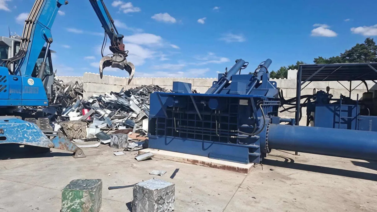 500T Side Push Type Metal Baler Commissioned in Poland image 1