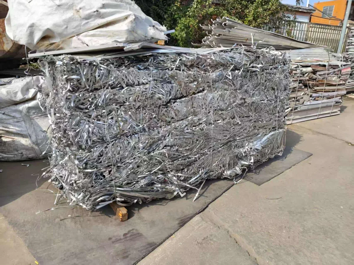 470T Vertical Metal Baler for Scrap Stainless Steel Recycling image 12